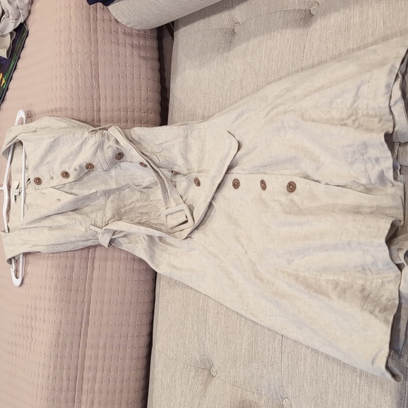 Sleeveless Beige Button-Down Dress Midi - Picture 2 of 5